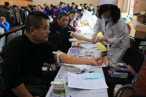 奇斯盾科技有限公司组织公司内部员工到佛山市第一人民医院进行无偿献血活动